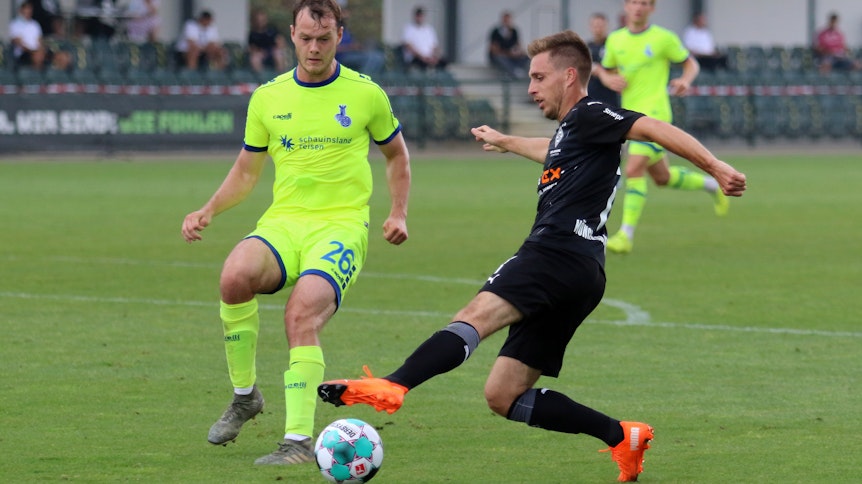 Nicht nur das Trikot war neu: Patrick Herrmann spielte beim Test gegen den MSV Duisburg erstmals mit neuen Schuhen des Borussia-Ausrüsters Puma.