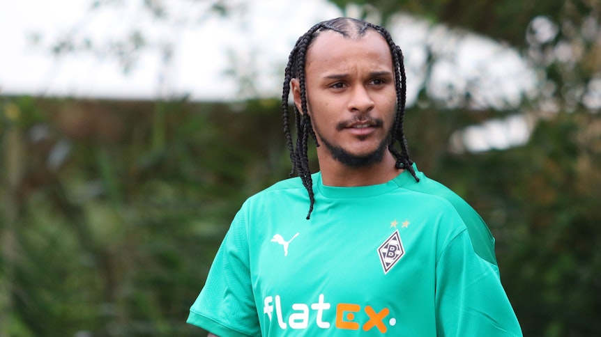 Im Trainingslager in Harsewinkel präsentierte sich Neuzugang Valentino Lazaro erstmals im Borussia-Outfit.