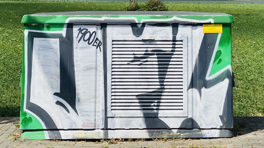 Aus einem grauen Stromkasten ist eine bunte Liebes-Erklärung an den VfL geworden.