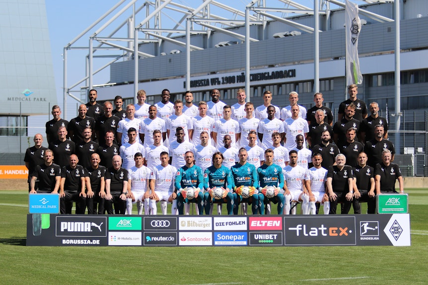 Auf Borussias neuem Mannschaftsfoto sind 55 Menschen zu sehen – neuer Rekord.