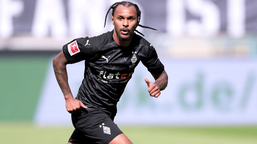 Valetino Lazaro beim Sprint während des Testspiels gegen Greuther Fürth.