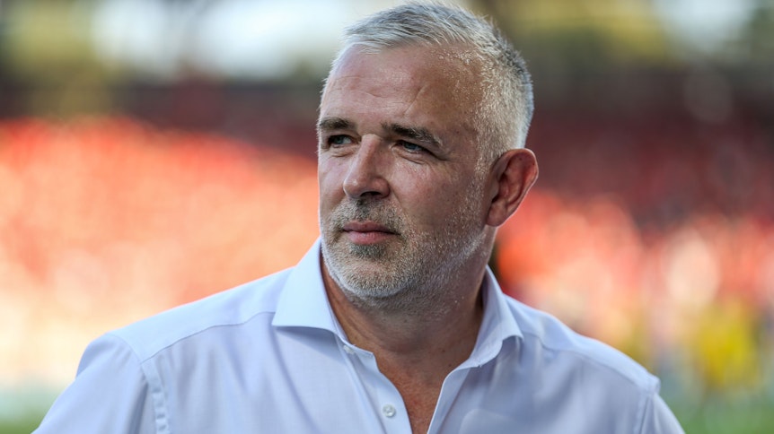 Union Berlins Klubchef Dirk Zingler ist sich im Hinblick auf die Rückkehr der Fans in die deutschen Fußball-Stadien alles andere als einig mit Borussias Sportdirektor Max Eberl.