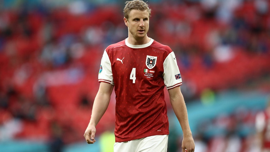 Martin Hinteregger, hier beim EM-Achtelfinale zwischen Österreich und Italien am 26. Juni 2021 in London schaut ernst.