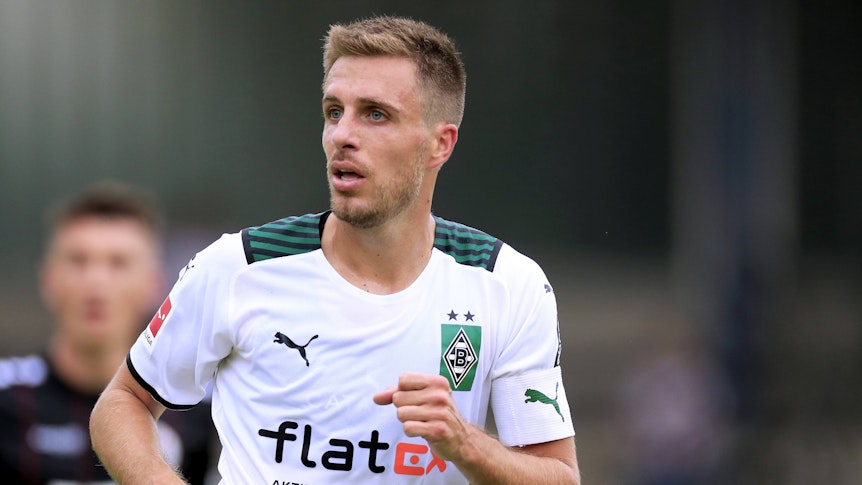 Gladbachs Patrick Herrmann läuft beim Testspiel der Gladbacher im VfL-Trikot über den Platz.