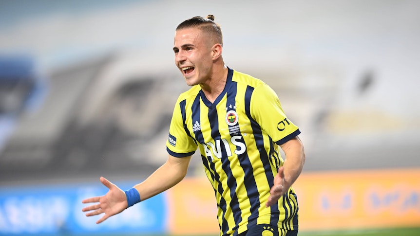 Dimitrios Pelkas von Fenerbahce Istanbul jubelt während des Super-League-Spiels gegen BB Ezurumsport im Ulker Stadion am 3. Mai 2021.