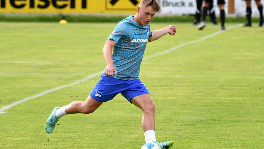 Gladbach sichert sich die Dienste von Herthas Luca Netz bis 2026.