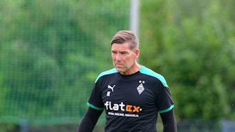 Borussia-Legende und Gladbachs Torwarttrainer Uwe Kamps, auf diesem Foto am 17. August 2020 im Fohlen-Trainingslager in Harsewinkel zu sehen.