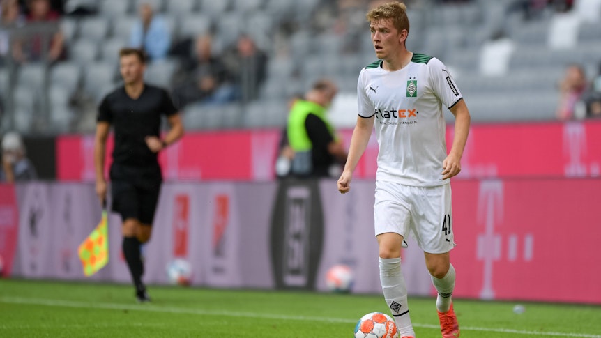 Linksverteidiger Andreas Poulsen, hier zu sehen im Testspiel bei Bayern München am 28. Juli 2021, wechselt auf Leihbasis von Gladbach zum FC Ingolstadt.