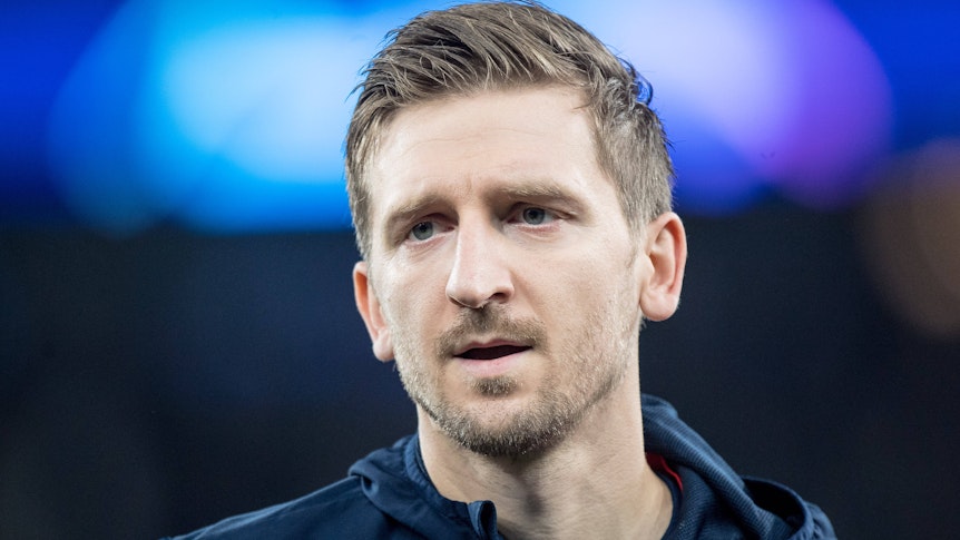 Marko Marin schaut in die Ferne. Man sieht dabei nur sein Gesicht.