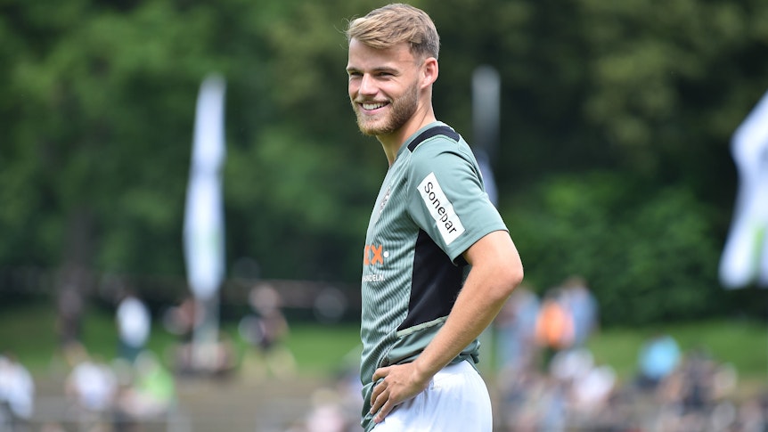 Mika Schroers, lacht beim Spiel gegen Viktoria Köln am 10. Juli 2021.