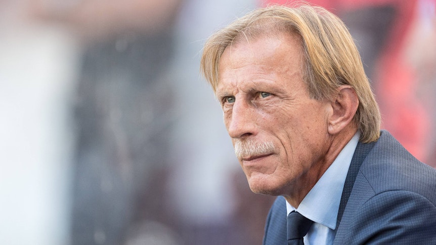 Christoph Daum, hier zu sehen bei einem Spiel am 5. August 2018 in Stuttgart, hat sich zum VAR-Chaos rund um das Gladbach-Spiel (16. Januar 2021) beim VfB geäußert.