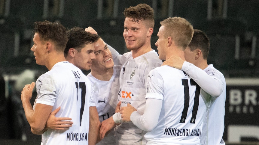 Borussias Spieler bejubeln den Siegtreffer im Heimspiel gegen Werder Bremen.