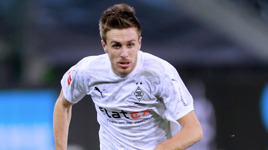 Borussias Offensivspieler Patrick Herrmann hat durch seinen Einsatz beim Bundesliga-Spiel in Bielefeld mit Gladbach-Legende Günter Netzer gleichgezogen. Beide haben nun 349 Pflichtspiele für den VfL bestritten.