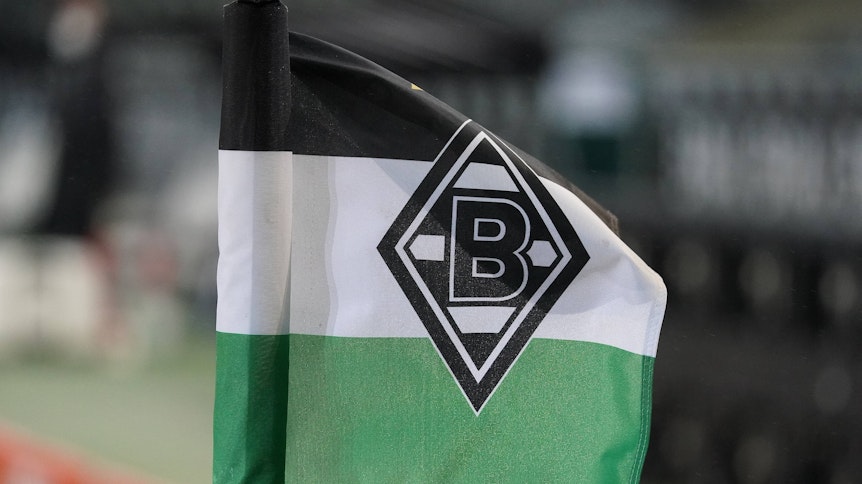 Während des Heimspiels gegen Werder Bremen am 19. Januar 2021 weht im Borussia-Park eine Eckfahne.