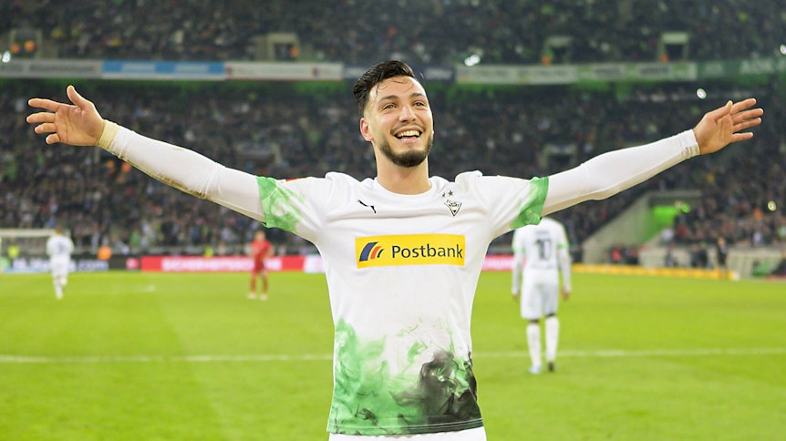 Borussias Linksverteidiger Ramy Bensebaini beim Torjübel nach dem 2:1 am 7. Dezember 2019 bei Borussias Heimspiel gegen Bayern München.