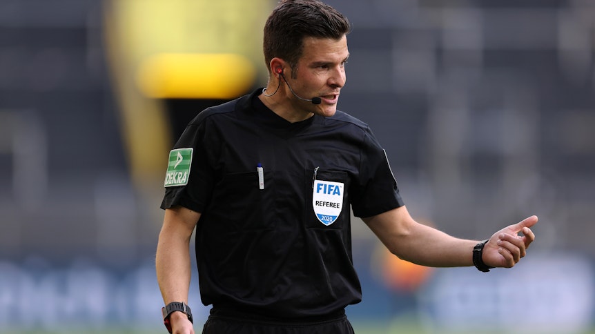 Schiedsrichter Harm Osmers, hier beim Bundesligaspiel zwischen Hertha BSC und Borussia Dortmund am 6.6.20.