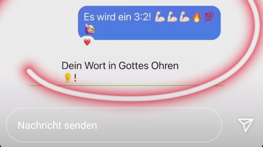 In ihrer Instagram-Story zeigte Caro Daur eine Unterhaltung, in der sie den 3:2-Sieg der Fohlen gegen Bayern prophezeite.