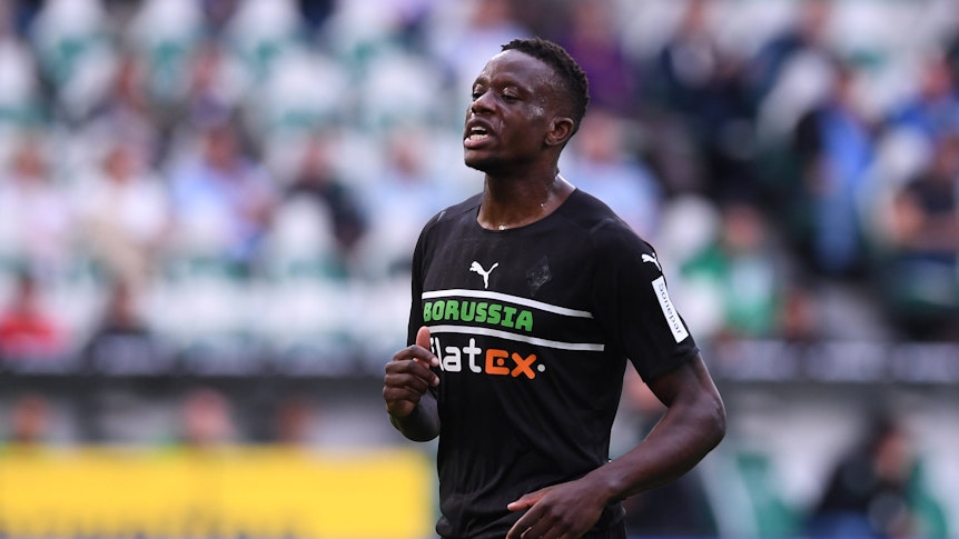 Denis Zakaria von Borussia Mönchengladbach, hier am 2. Oktober 2021, läuft über den Platz.