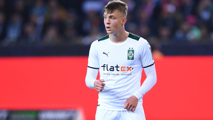 Luca Netz von Borussia Mönchengladbach während des Bundesliga-Duells mit dem VfB Stuttgart am 16. Oktober 2021 im Borussia-Park.