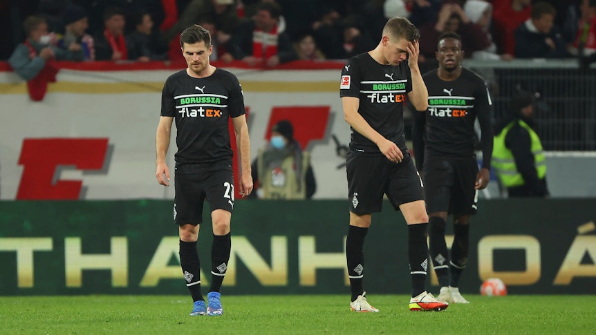 Lange Gesichte bei den Gladbachern Jonas Hofmann (l.), Matthias Ginter (Mitte) und Denis Zakaria (r.): Borussia Mönchengladbach kam im Auswärtsspiel bei Mainz 05 am Freitag (5. November) nicht über ein Remis hinaus.
