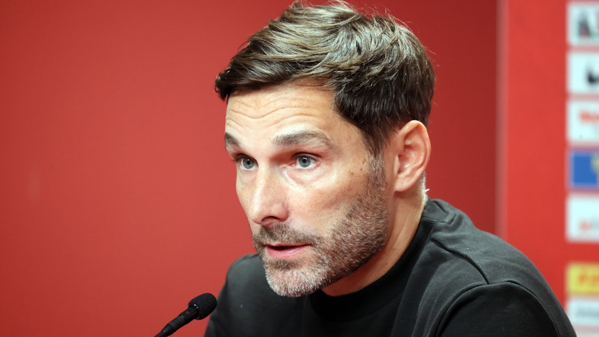 Stefan Leitl, Trainer der SpVgg Greuther Fürth, bei einer Pressekonferenz seines Klubs am 30. Oktober 2021.