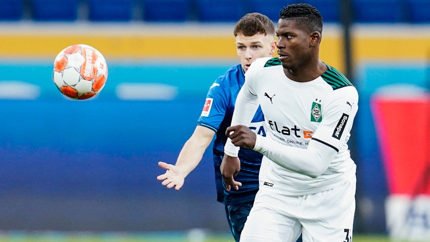 Breel Embolo (r.) erzielte nach 35 Minuten den Treffer zum 1:0 für Borussia Mönchengladbach bei der TSG 1899 Hoffenheim.