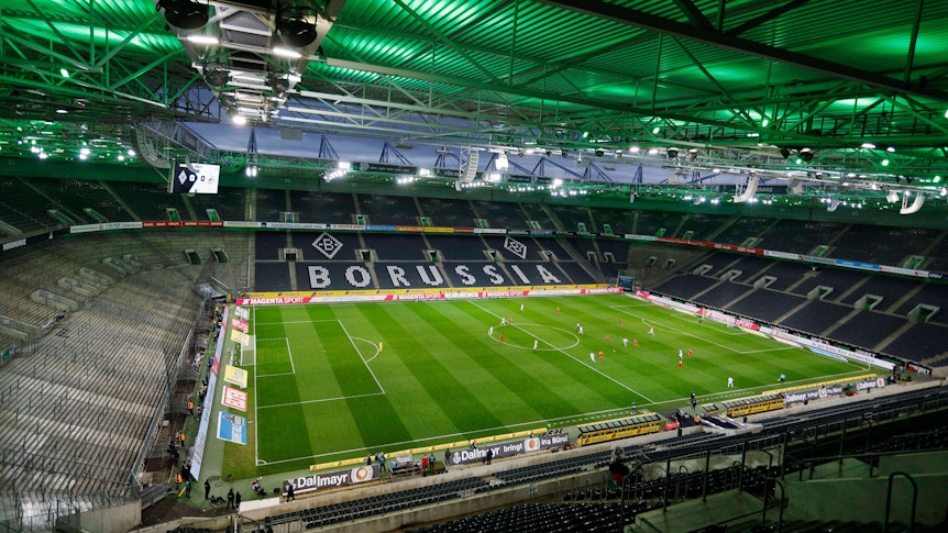 Borussia Mönchengladbach bestritt am 11. März 2020 das erste Corona-Geisterspiel der Bundesliga-Geschichte gegen den 1. FC Köln im Borussia-Park. Schon bald könnte allen Bundesligisten dieses Schicksal wieder drohen.