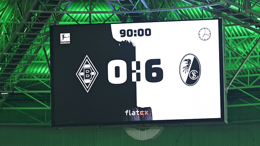 Höchste Heimniederlage im Borussia-Park! Gladbach unterliegt am 5. Dezember 2021 dem SC Freiburg in eigener Arena im Bundesliga-Duell mit 0:6.