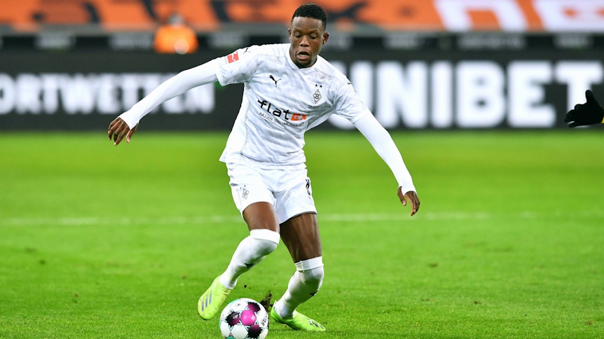 Gladbachs Mittelfeldspieler Denis Zakaria, auf diesem Foto am 22. Januar 2021 zu sehen, hat seine Knieprobleme auskuriert und könnte der Borussia am Samstag im Heim-Duell gegen Mainz wieder zur Verfügung stehen.