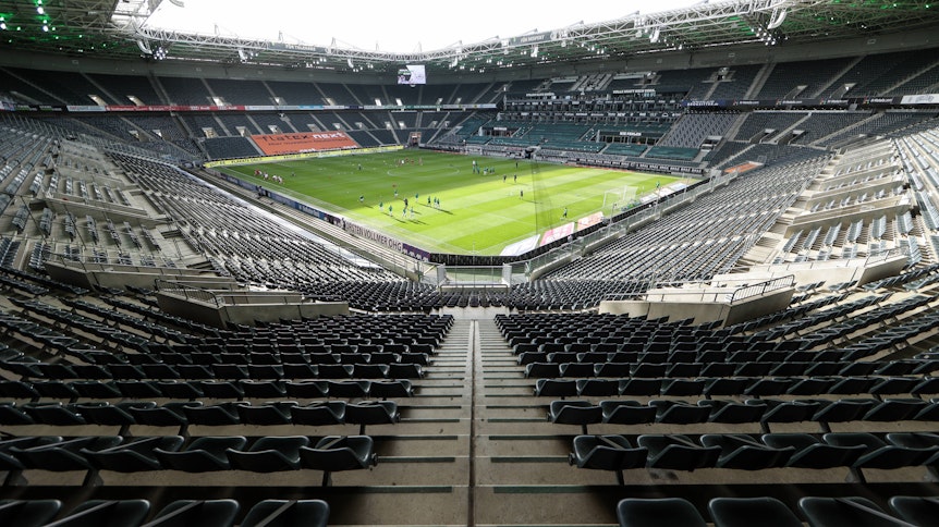Der Borussia-Park kurz vor dem Anpfiff des Bundesliga-Spiels zwischen Borussia Mönchengladbach und Mainz 05.