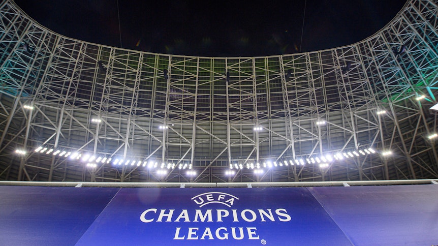 Innenansicht der Puskas Arena in Budapest mit dem Logo der UEFA Champions League am 16. Februar 2020.