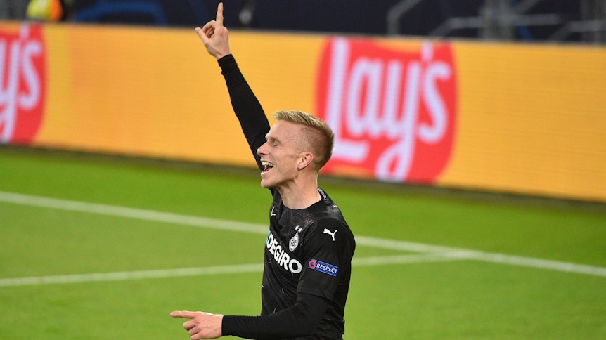 Oscar Wendt bejubelt sein Tor im Heimspiel gegen Schachtar Donezk in der Gruppenphase der Championsleague.