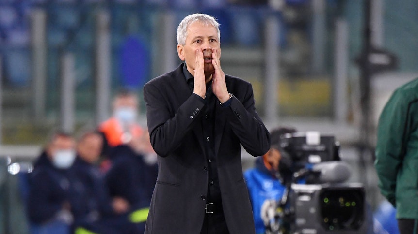 Trainer Lucien Favre, hier zu sehen beim Champions-League-Duell zwischen Lazio Rom und Borussia Dortmund am 20. Oktober 2020 in Rom, ist derzeit ohne Anstellung.