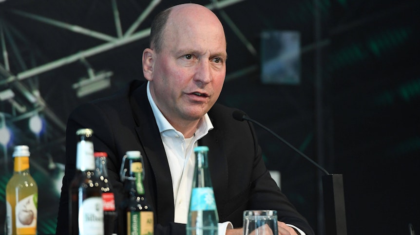 Borussias Geschäftsführer Stephan Schippers bei einer Pressekonferenz der Gladbacher am 17.09.2020 im Borussia-Park.