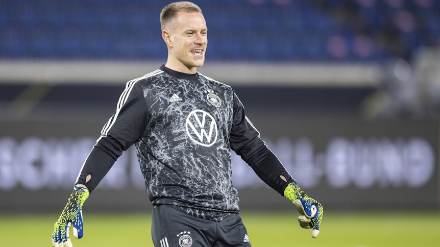 Grund zur Freude beim ehemaligen Gladbach-Keeper Marc-André ter Stegen (hier beim Länderspiel gegen Duisburg am 25. März 2021 in Duisburg)? Der Torhüter könnte gegen Nordmazedonien in die Startelf rücken.