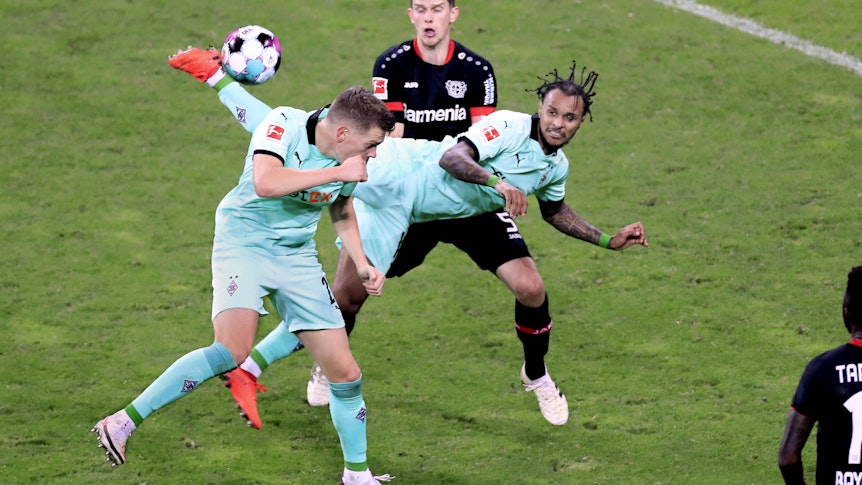 Im Hinspiel der vergangenen Saison am 9. November 2021 erzielte Valentino Lazaro mit einem spektakulären „Scorpion-Kick“ das spätere „Tor des Jahres“ für die Gladbacher in der BayArena.