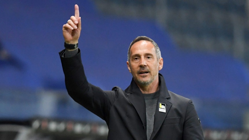 Adi Hütter, hier beim Bundesliga-Spiel gegen den FC Augsburg am 20. April 2021, muss nun für vier Monate auf seine Fahrerlaubnis verzichten.