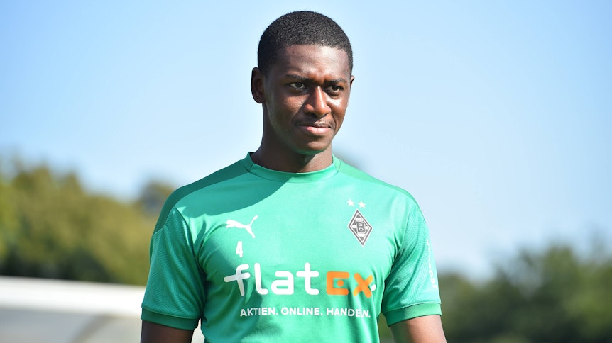 Gladbach-Verteidiger Mamadou Doucouré muss nach einem Achillessehnen-Riss operiert werden.