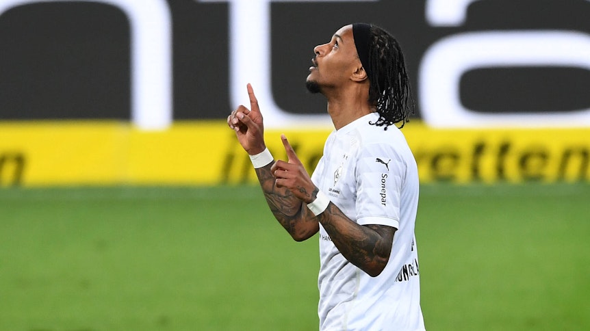 Valentino Lazaro jubelt nach seinem Tor im Bundesligaspiel der Gladbacher gegen Hoffenheim am 21. April 2021.
