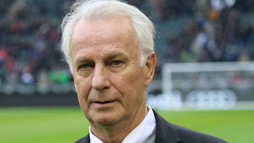 Gladbachs Vizepräsident Rainer Bonhof beim Bundesliga-Spiel der Borussia und Bayern München am 7. Dezember 2019 im Borussia-Park.