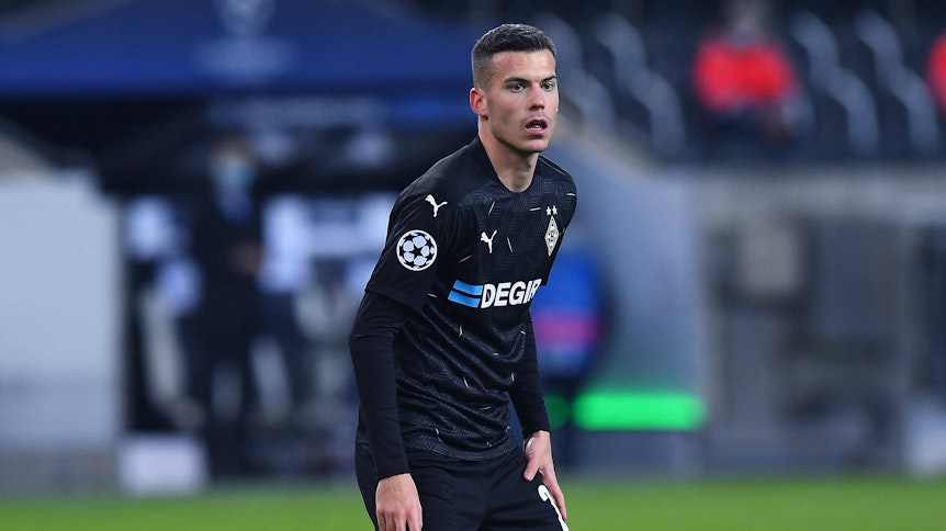 Gladbachs Lászlo Bénes im Champions League-Spiel der Gladbacher gegen Schachtar Donezk am 25. November 2020 im Borussia-Park.