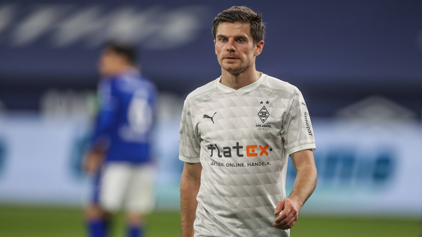 Gladbachs Jonas Hofmann beim Bundesliga-Spiel bei Schalke 04 am 20. März 2021 in der Verltins-Arena.