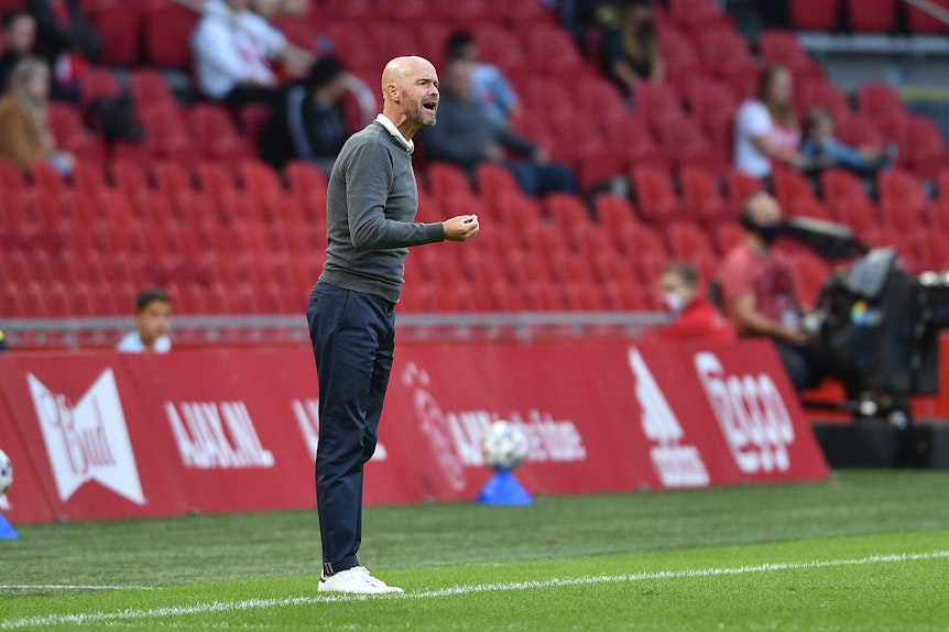 Trainer Erik ten Hag von Ajax Amsterdam während des Testspiels seines Teams gegen Eintracht Frankfurt am 29. August 2020 in der Johan-Cruyff-Arena in Amsterdam.