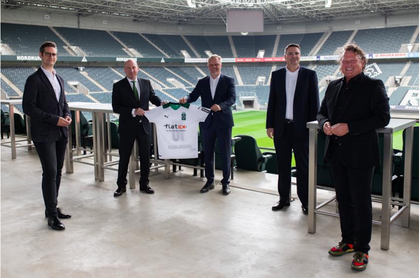Der Elektrogroßhändler Sonepar und Gladbach haben sich auf eine Verlängerung der Ärmel- und Innovationspartnerschaft geeinigt, hier die Verantwortlichen der beiden Vertragspartner am 17. Mai 2021 im Borussia-Park.