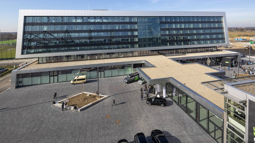 Der Neubau„Borussia-8-Grad“ samt H4-Hotel, beimBundesliga-Match zwischen Gladbach und dem VfL Wolfsburg in der Saison 2018/19.