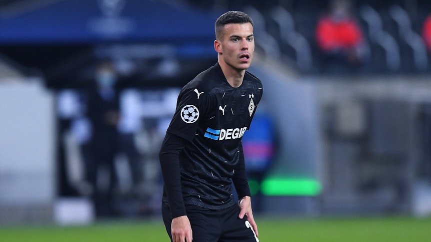 László Bénes, hier mit Gladbach im Champions-League-Duell am 25. November 2020 gegen Schachtar Donezk, hat weiterhin das Interesse von Fußball-Bundesligist FC Augsburg auf sich gezogen.