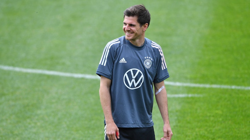 Gladbachs Nationalspieler Jonas Hofmann, hier zu sehen am 5. Juni 2021 im Trainingslager in Seefeld, kann bei der EM weiterhin nicht mit den DFB-Kollegen trainieren.