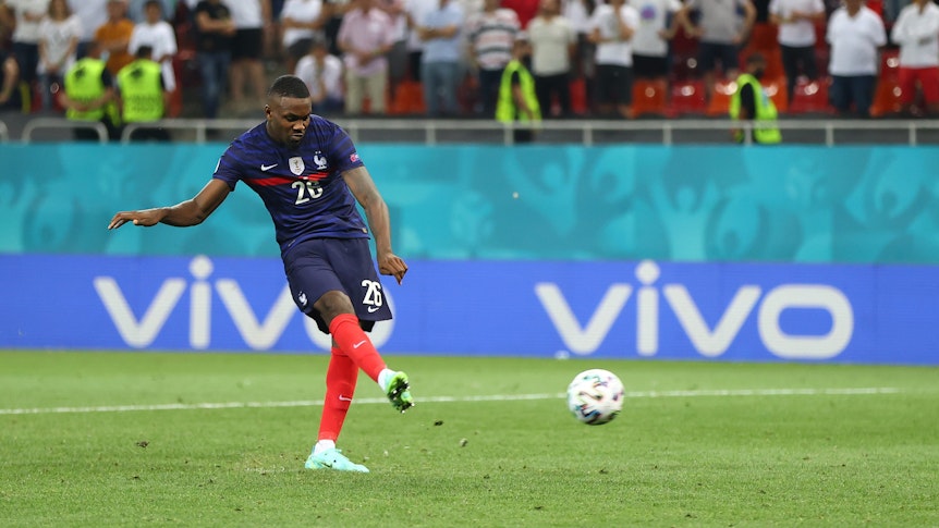 Gladbach-Stürmer Marcus Thuram trat am Montagabend (29. Juni 2021) im EM-Achtelfinale in Bukarest einen Elfmeter für die Französische Nationalmannschaft gegen die Schweiz.