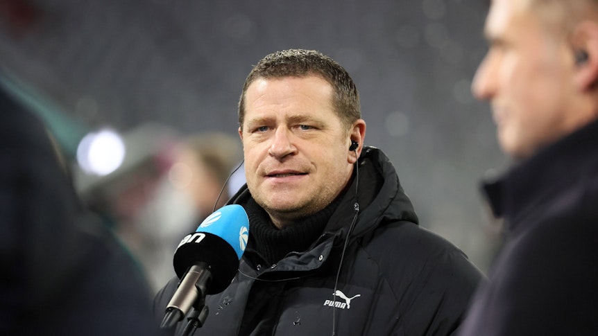 Max Eberl, Manager von Borussia Mönchengladbach, während eines Interviews beim Bundesliga-Rückrundenauftakt (07. Januar 2022) im Stadion von Gegner Bayern München.