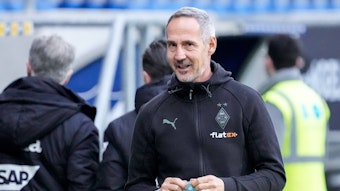 Adi Hütter Trainer, Cheftrainer, BMG, Freude, freuen, freut sich, freundlich, fröhlich, glücklich, strahlend, optimistisch, Porträt, Portrait, 18.12.2021, Sinsheim